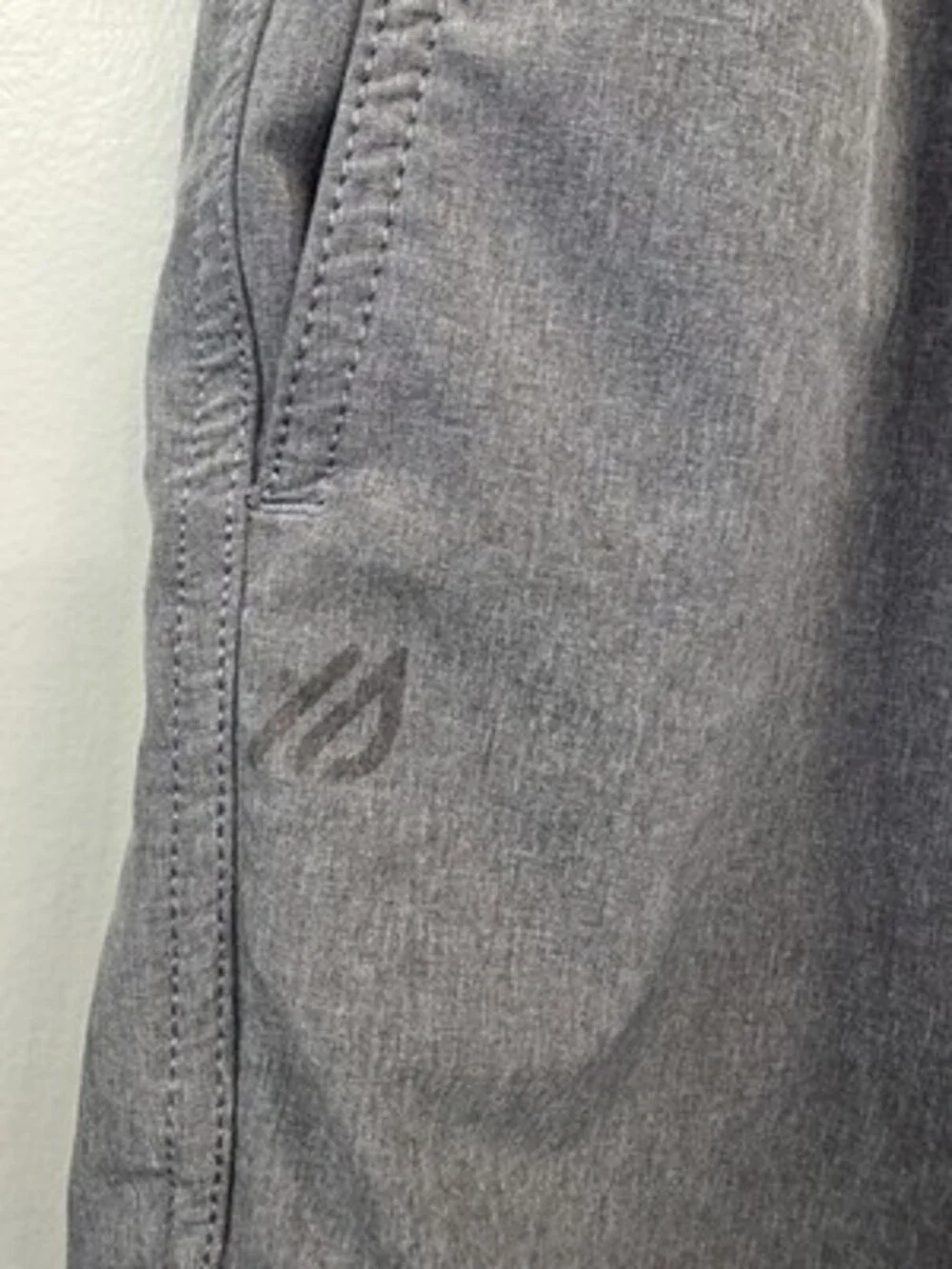 Eddie Bauer Men's Gray Athletic Activewear Shorts S Elastic Waist Drawstring Zip